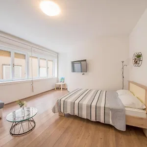 Aurora Apartment