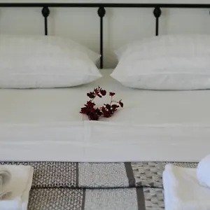 Nero Apartment